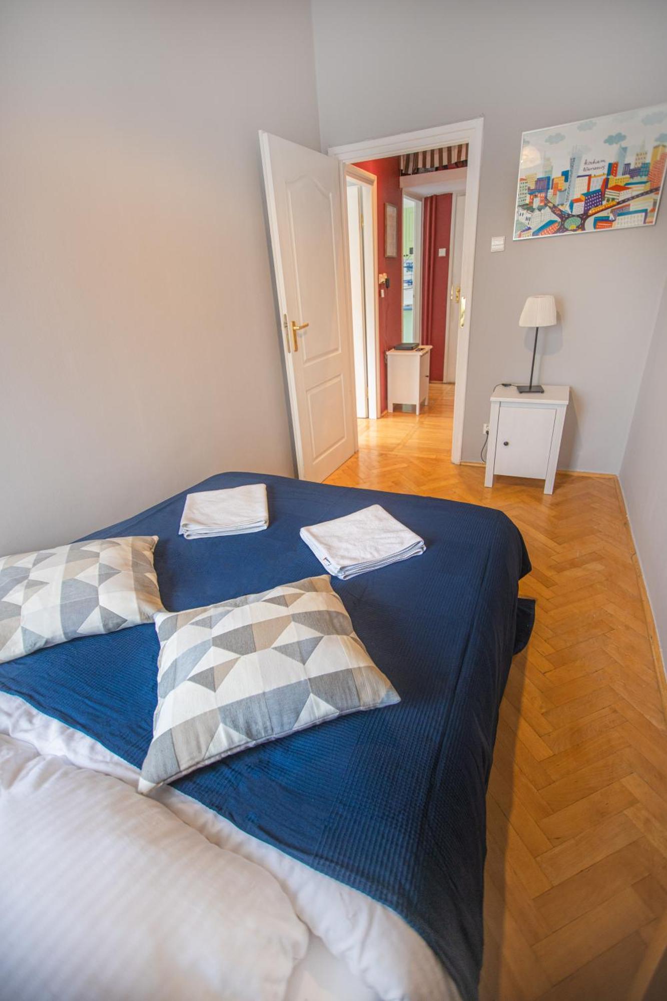 Hoza Str Apt. Great Location. Close To Everything. * Warschau